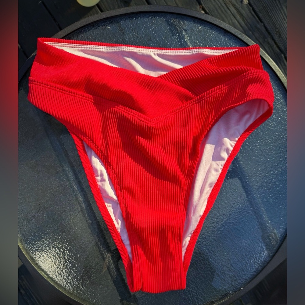 Cupshe Red NEW high-waisted bikini bottom